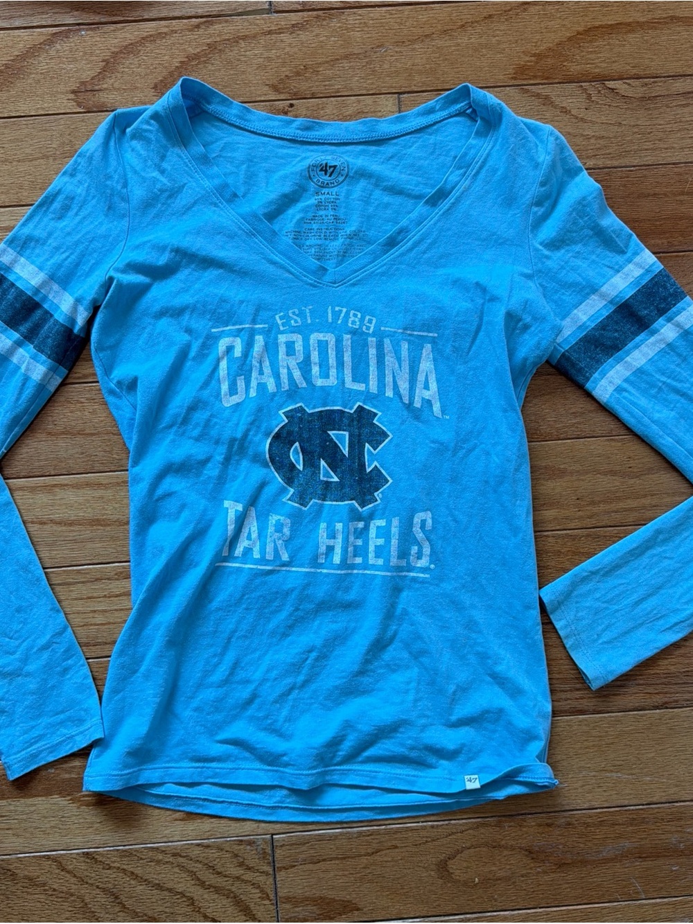 47 Women's Carolina Tar Heels V-Neck Long Sleeve Tee - Light Blue
